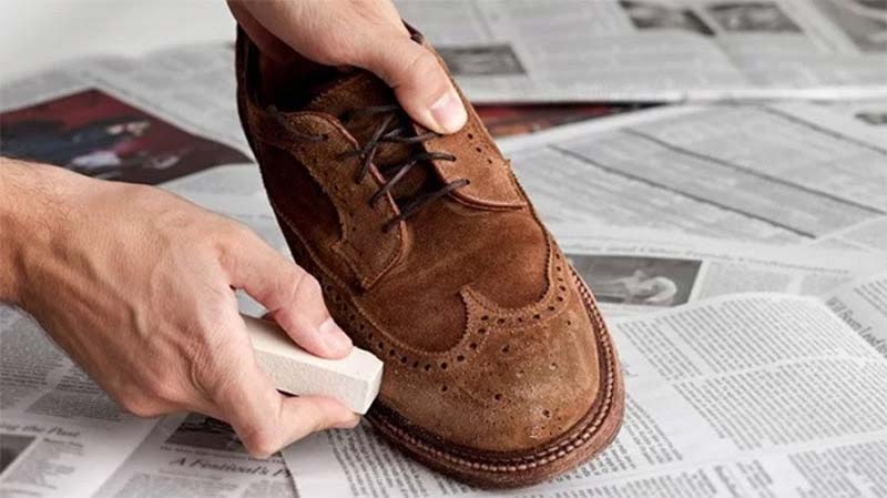 Cách bảo quản giày da lộn