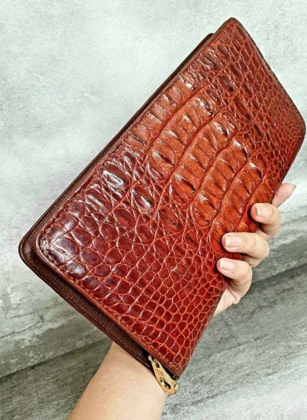 Ví da cá sấu cầm tay Unisex nâu đỏ - VN71CT